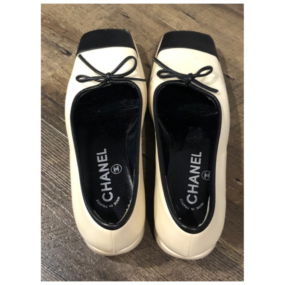 ✨Classic Rare & Hard to find CHANEL Cap Toes Wedge Heels Shoes Loafers - Picture 7 of 11